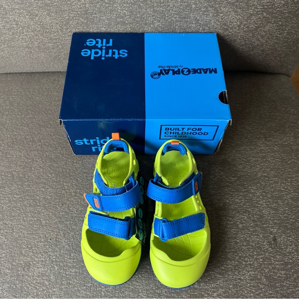Stride Rite Kids' Blue and Lime Green Sandals Phibian Made2Play Boys 11